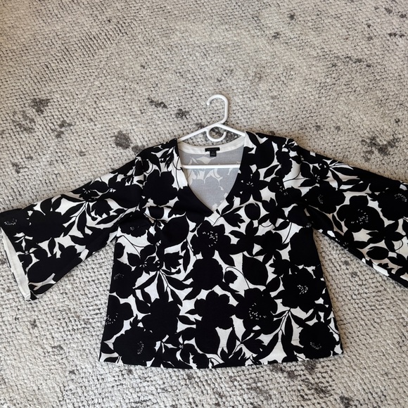 Floral Black and White Top - Picture 1 of 5